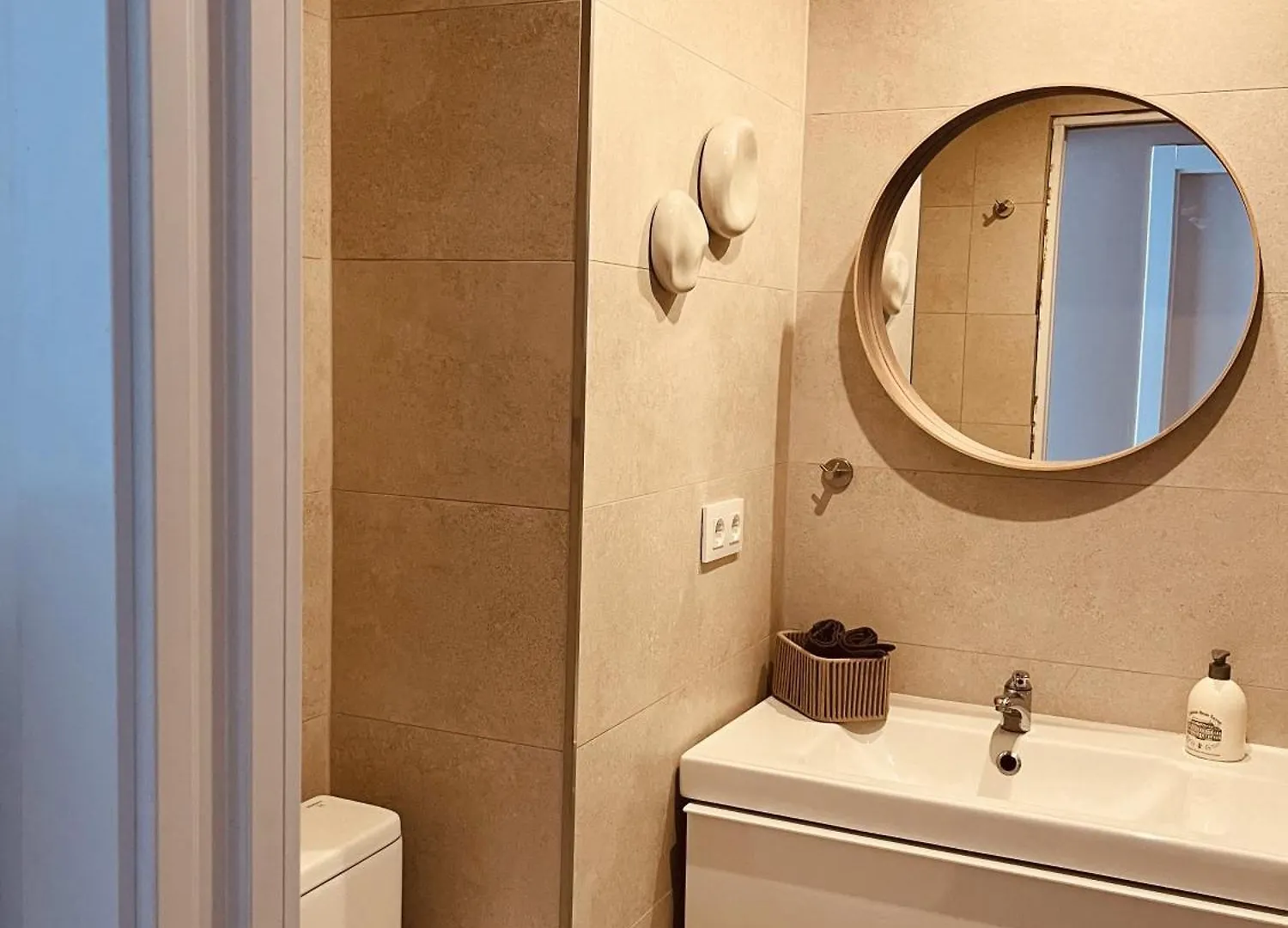 Appart Serenity, Canal, Amarre, Piscine Et Jacuzzi Roses