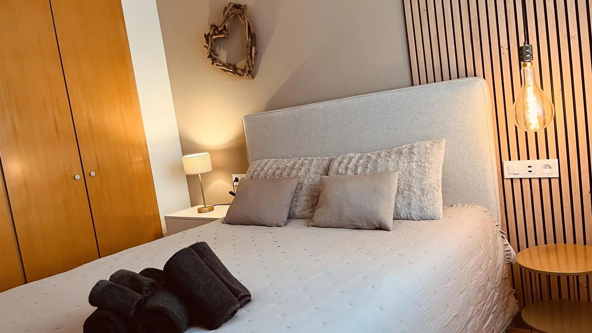 Appart Serenity, Canal, Amarre, Piscine Et Jacuzzi Roses İspanya